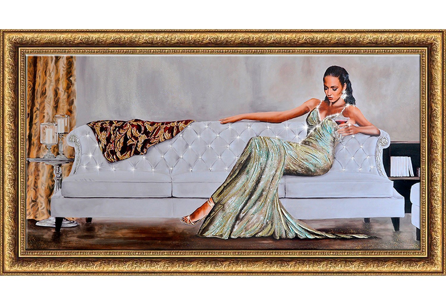 Картина девушка на диване