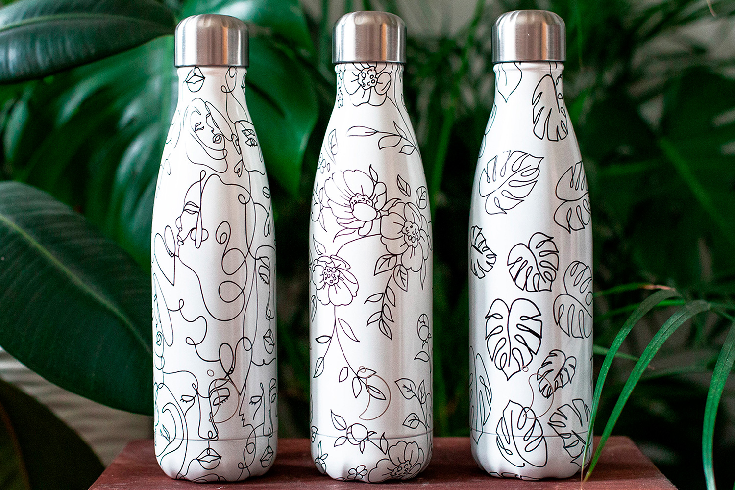 фото Термос line drawing faces chilly's bottles