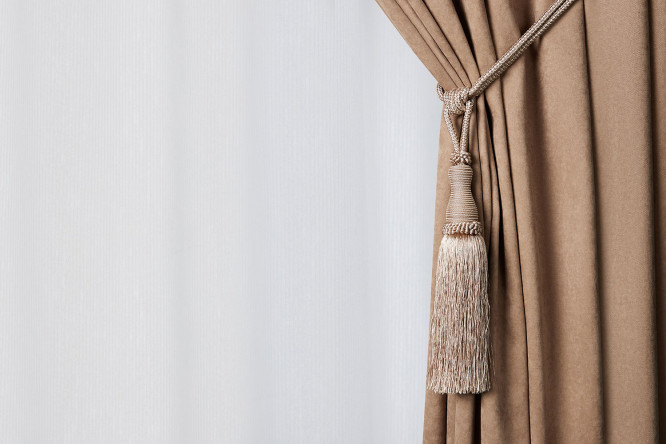 Изображение товара Подхват-кисть MICASA Ulric золотая 72 см для укладки и ухода за волосами