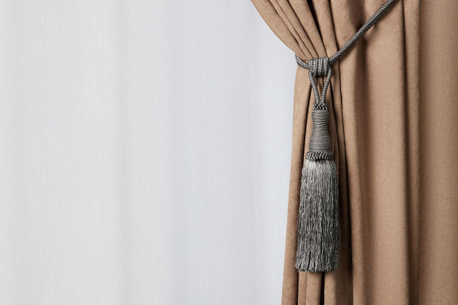 Изображение товара Подхват-кисть MICASA Ulric серебряная 72 см для укладки и ухода за волосами