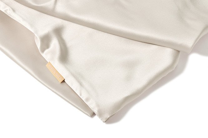 Фото 4 Наволочка AYRIS SILK 5064 из натурального шёлка, цвет жемчужный 50х70 см, Шелк, 1 шт.