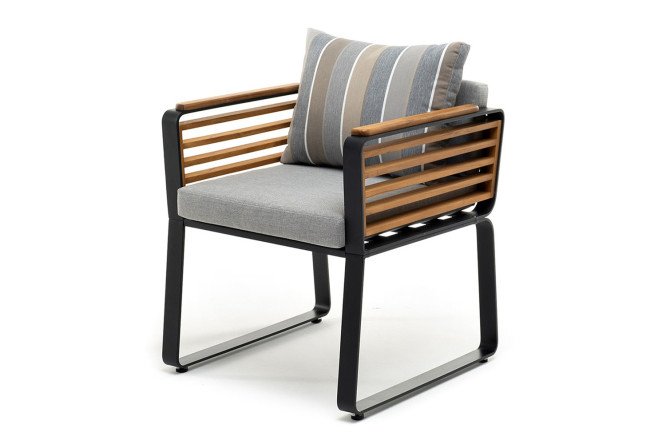 Изображение товара Кресло обеденное Aura цвет каркаса тёмный графит, натуральный тик, мягких элементов серый, серый в полоску