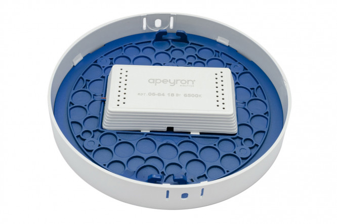 Светодиодная панель накладная LED APEYRON 06-40 17x2.7x17 см, LED