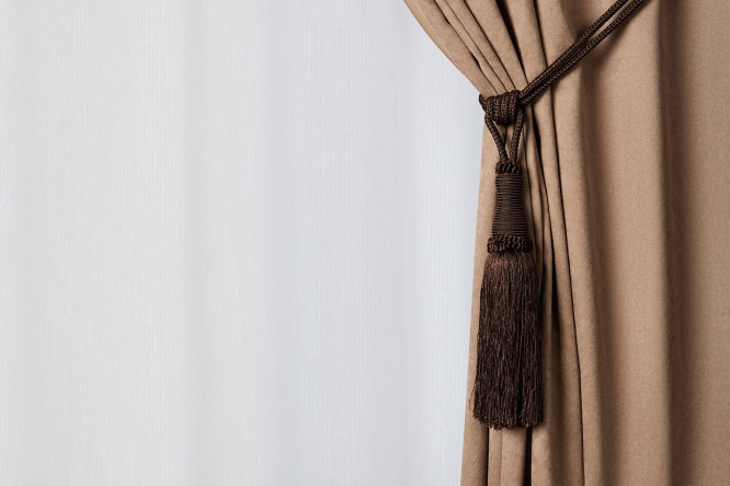 Изображение товара Подхват-кисть MICASA Ulric кофейный 72 см для ухода за текстилем