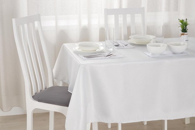 Изображение товара Скатерть Snow 150x180 см стильная и практичная для дома и кафе