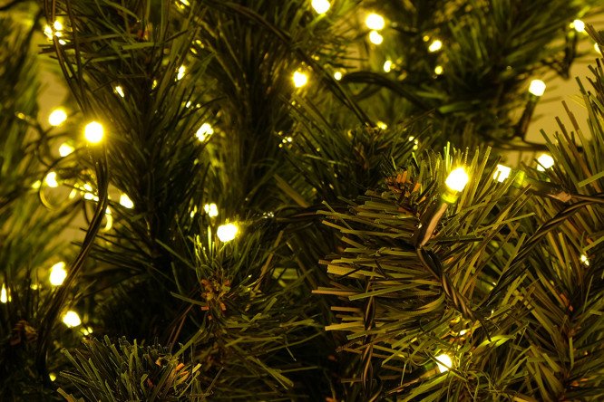 Изображение товара Электрогирлянда DCB-LD180GL-C-31V 9 метров для праздничной и декоративной подсветки