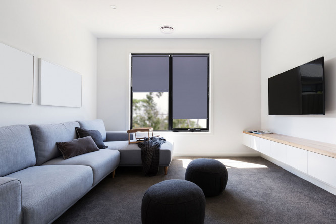 Изображение товара Рулонная штора УЮТ Плайн 94x175 см, цвет серый для декора и защиты от солнца