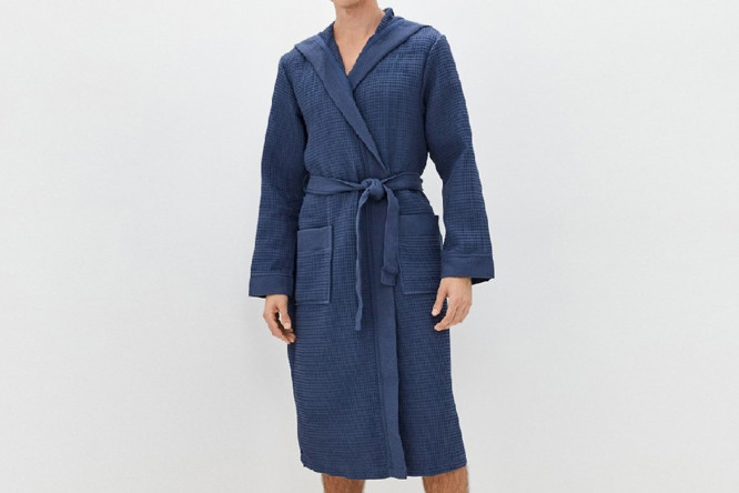 Изображение товара Мужской халат с капюшоном SOFI DE MARKO Гамлет - комфорт и стиль