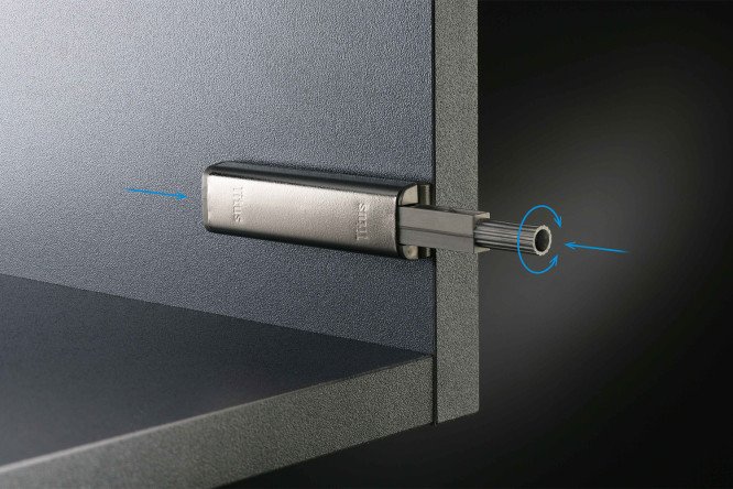 Толкатель Titus Оскар Push Latch 915