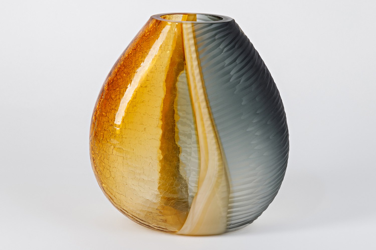 Какой формы ваза. Ваза. Ваза необычной формы. Керамические вазы необычной формы. Вазы для цветов необычной формы.