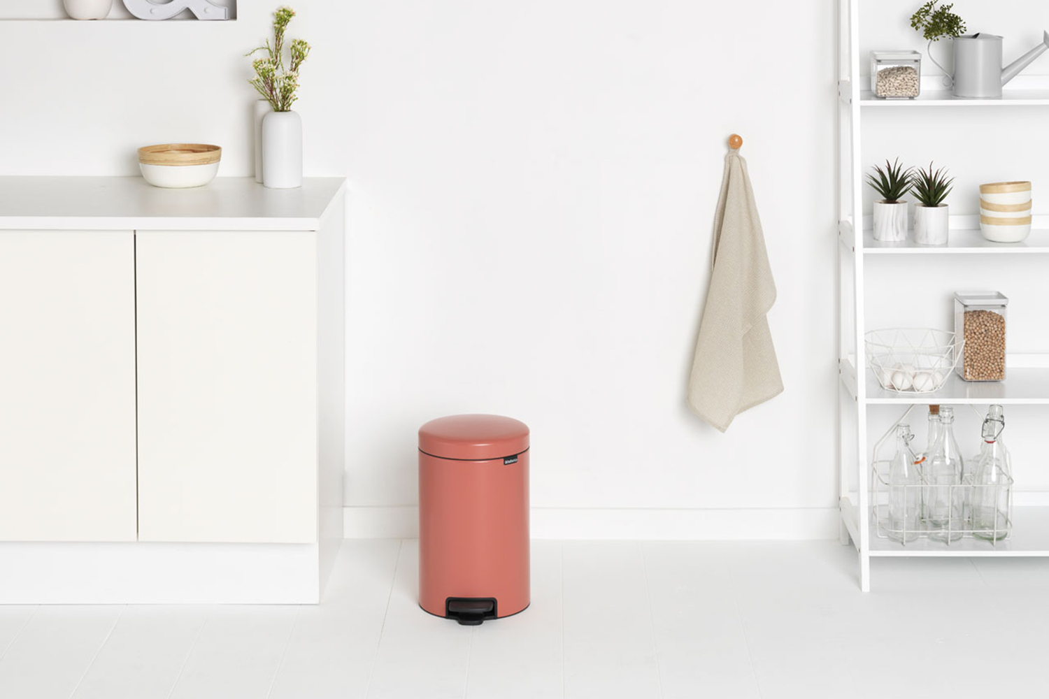 фото Бак для мусора с крышкой new icon brabantia