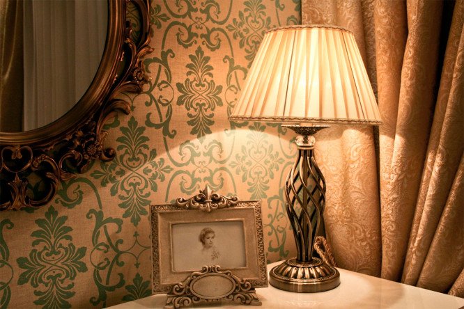 Лампа настольная MAYTONI RC247 E14, 32x55x32 см