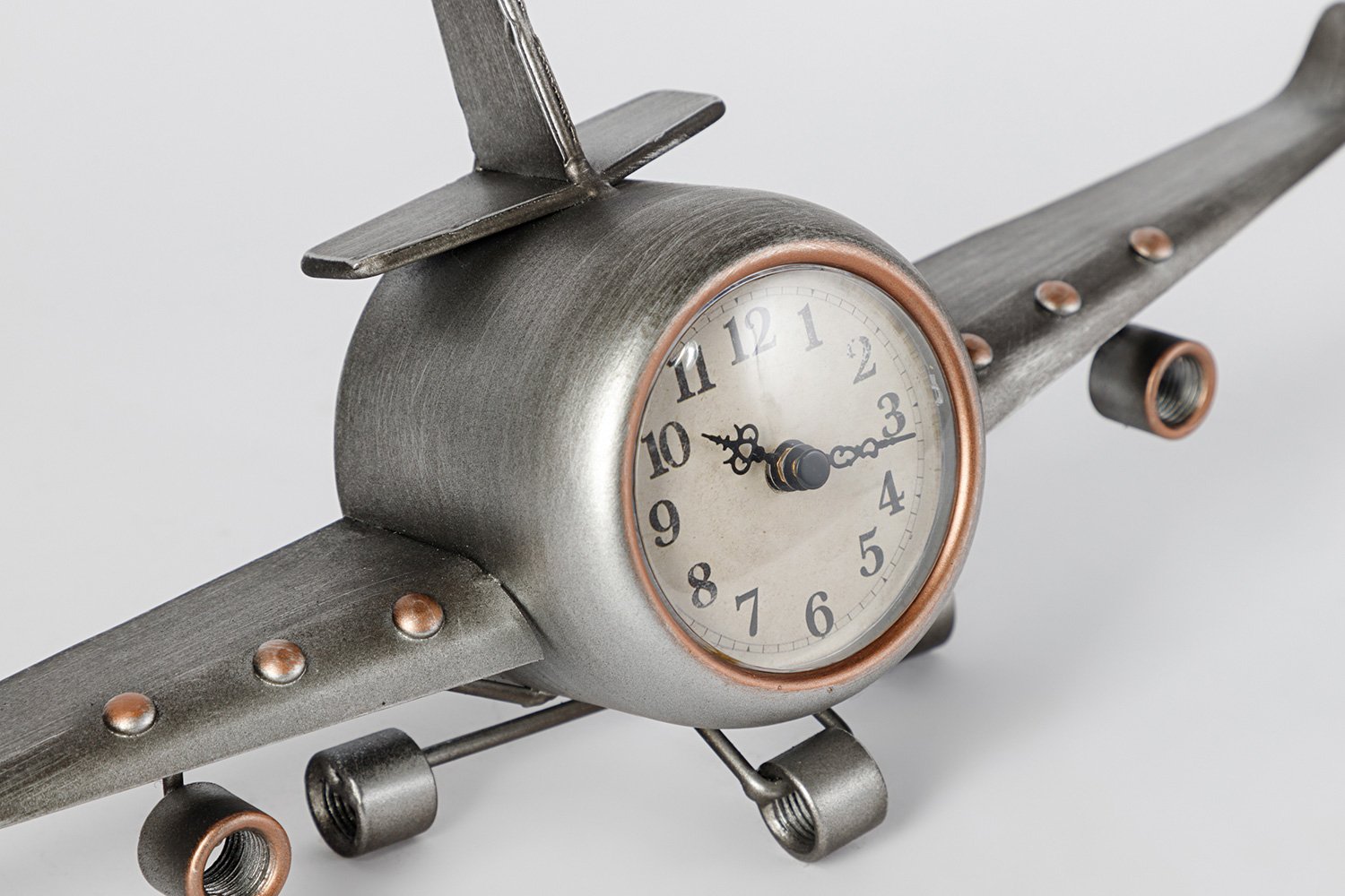 Часы самолет движущиеся. Самолетные часы. Часы настольные самолет. Часы "самолет". Авиационные часы настольные.