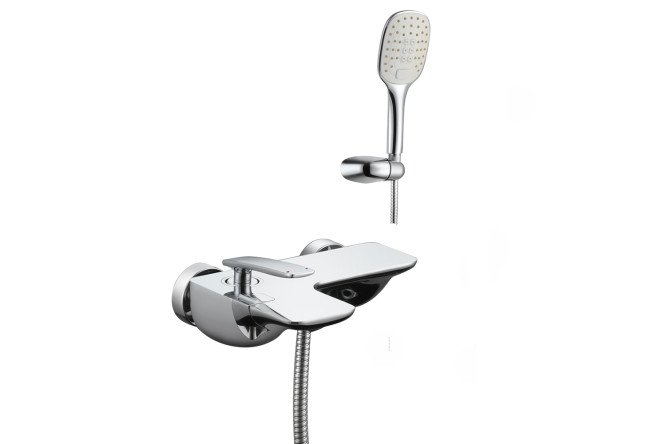 Изображение товара Современный латунный смеситель для ванны LEMARK Bellario LM6802C хром