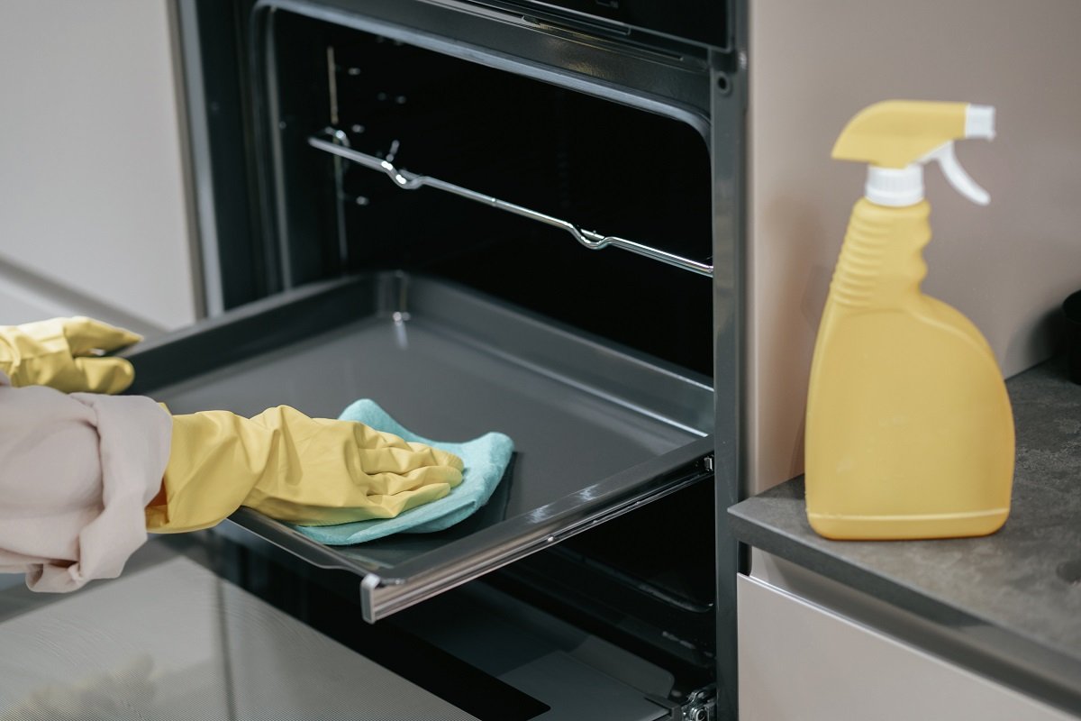 почистить кухонные шкафчики от жира