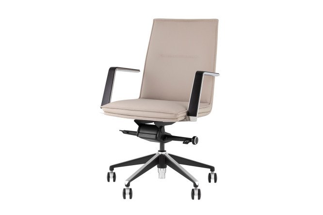 Изображение товара Офисное кресло Arrow искусственная кожа механизм качания 130 кг