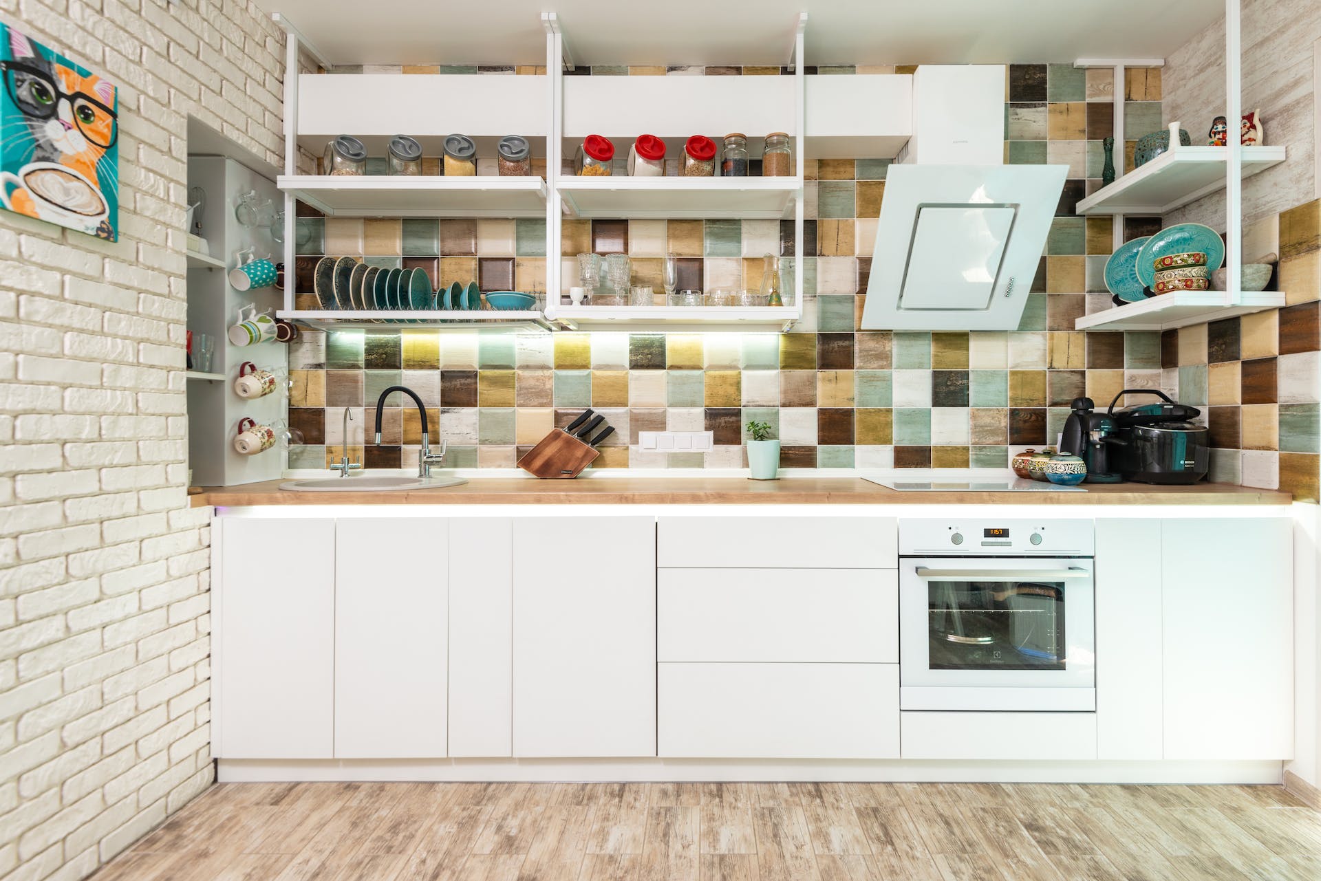 Дизайн плитки для кухни: фото красивой отделки стен, пола и фартука на кухне
