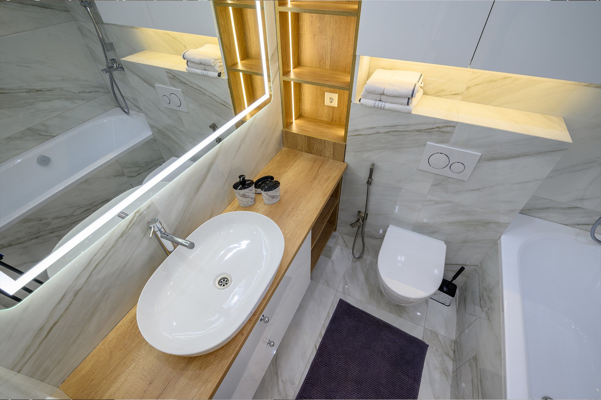 Дизайн маленькой ванной комнаты: 95 фото, стили, идеи интерьеров