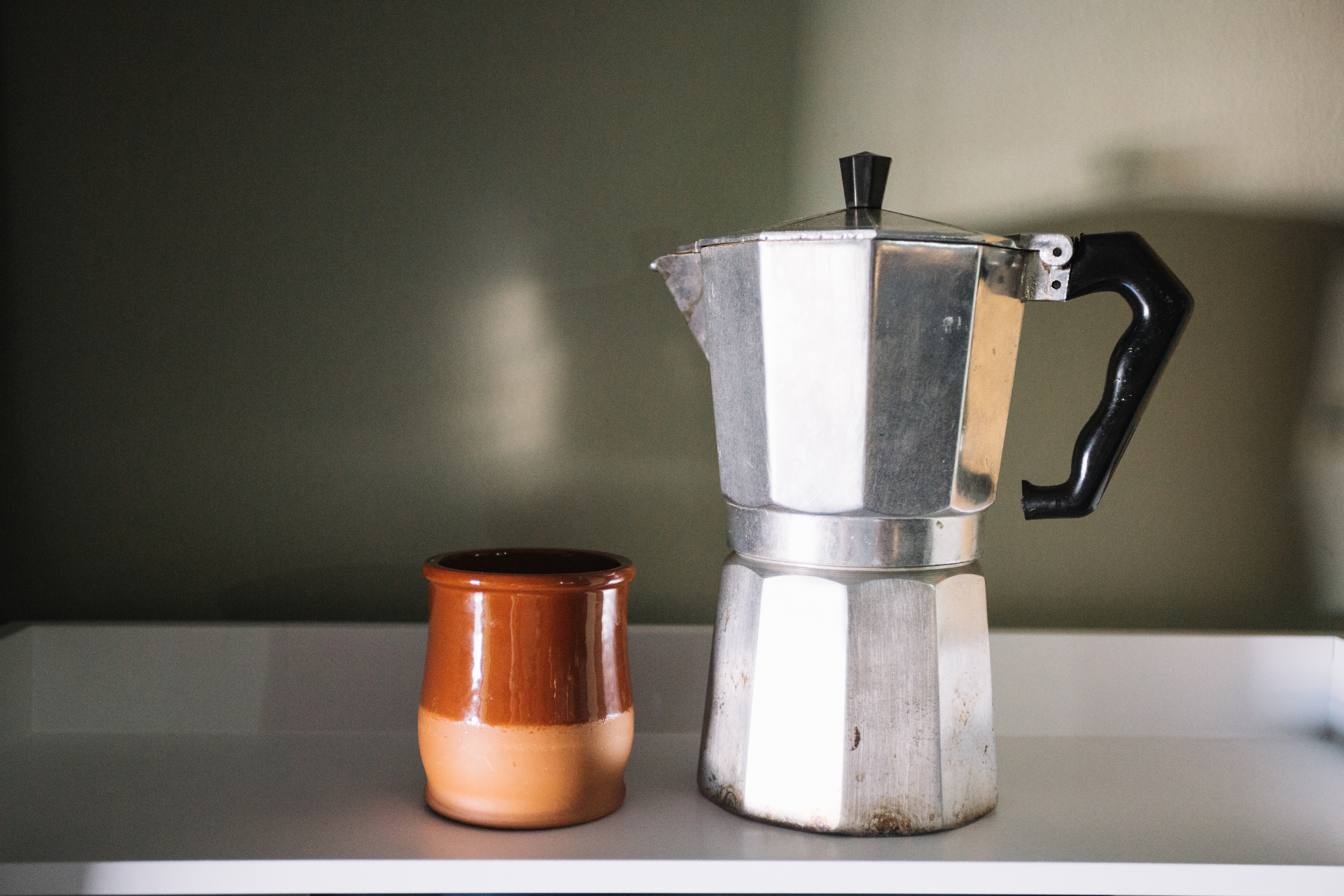 Гейзерная кофеварка как варить кофе на газу. Как варить кофе в кофейнике.